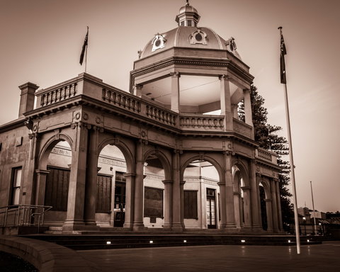 Bendigo Soldiers Memorial Institute Military Museum - Palm Beach Accommodation 2