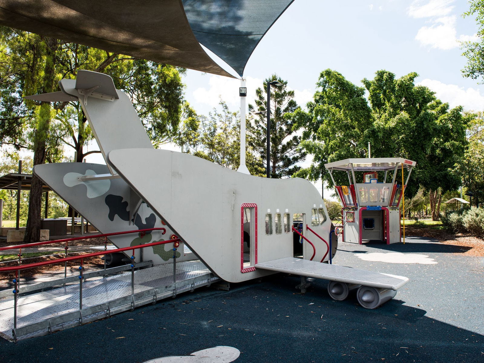 Churchill QLD Palm Beach Accommodation