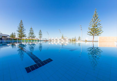 Scarborough Beach Pool - Palm Beach Accommodation 0