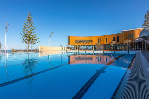 Scarborough Beach Pool - Palm Beach Accommodation 1