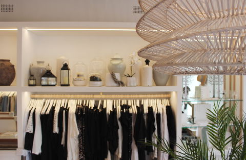 The White Place - Palm Beach Accommodation 2