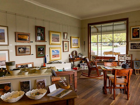 Olde Bridge Gallery - Palm Beach Accommodation 0