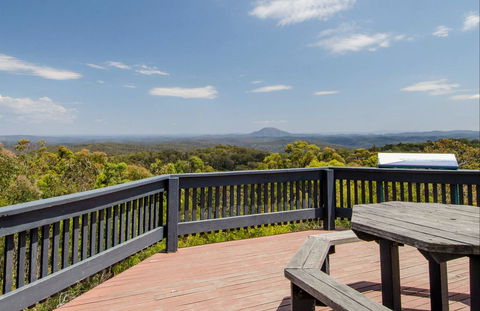 Finchley Lookout - Palm Beach Accommodation 0