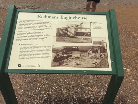 Richmans Enginehouse - Palm Beach Accommodation 2