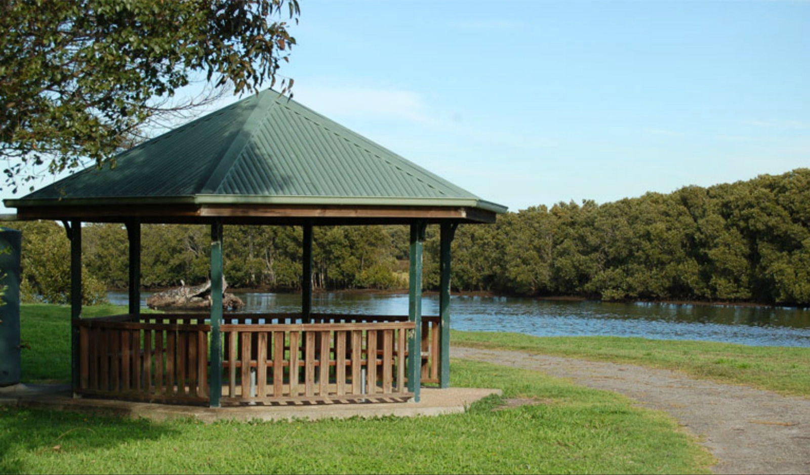 Kooragang NSW Palm Beach Accommodation