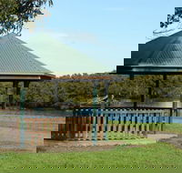 Scotts Point Way to Riverside Park trail - Palm Beach Accommodation