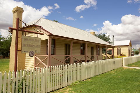 Cootamundra Cricketing Exploration - Palm Beach Accommodation 2