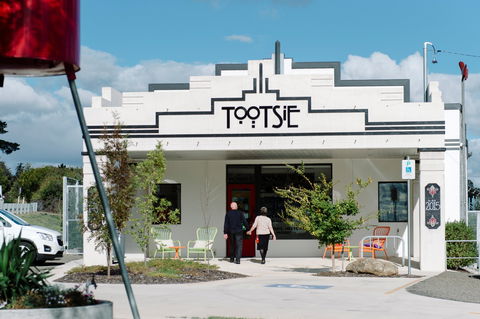Tootsie Art And Design - Palm Beach Accommodation 0