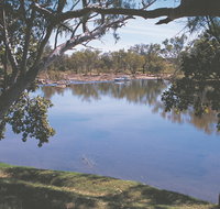 Halls Creek - Palm Beach Accommodation