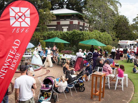 Newstead House - Palm Beach Accommodation 2