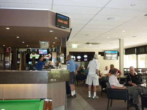 Queanbeyan Golf Club - Palm Beach Accommodation 1