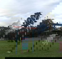 Luke Park and Jerilderie Lake - Palm Beach Accommodation