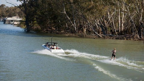 Yarrawonga-Mulwala - Palm Beach Accommodation 0
