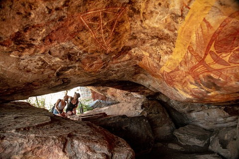 Arnhem Land Injalak Hill Full-Day Tour From Jabiru - Palm Beach Accommodation 1