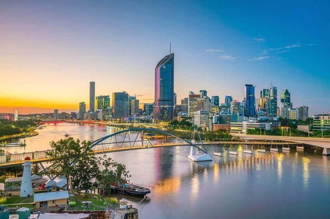 Brisbane Airport Transfers : Brisbane To Brisbane Airport BNE In Luxury Van - Palm Beach Accommodation 6