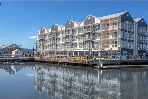 3.5 Hours Walking Guided Tour Of Launceston Highlights - Palm Beach Accommodation 2