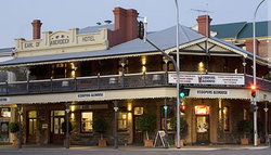 Coopers Alehouse At The Earl - Palm Beach Accommodation 0
