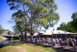 Anglers Tavern - Palm Beach Accommodation 3