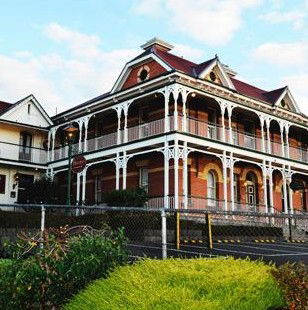 Old England Hotel - Palm Beach Accommodation 0