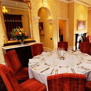 Old England Hotel - Palm Beach Accommodation 1