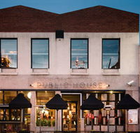 Public House - Palm Beach Accommodation