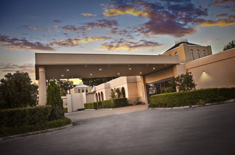 Shangri-La Gardens - Palm Beach Accommodation 0