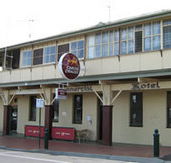 Commercial Hotel Alexandra - Palm Beach Accommodation
