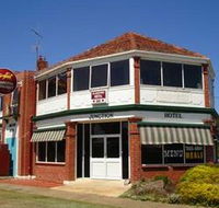 Allansford Hotel - Palm Beach Accommodation