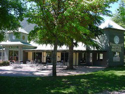 Harrietville Hotel Motel - Palm Beach Accommodation 0