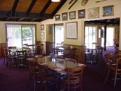 Harrietville Hotel Motel - Palm Beach Accommodation 2