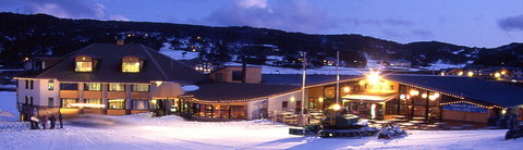 Base 1720 Bar & Restaurant - Palm Beach Accommodation 2