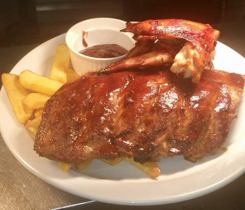 Beresfield Tavern - Palm Beach Accommodation 2
