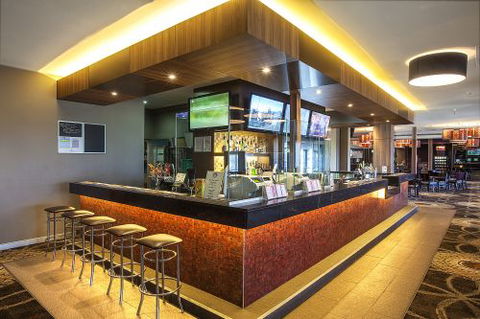 Magpies Sporting Club - Palm Beach Accommodation 1