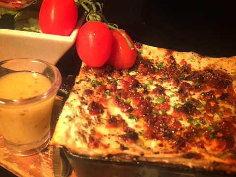 Viva La Vida Wine & Tapas Bar - Palm Beach Accommodation 3