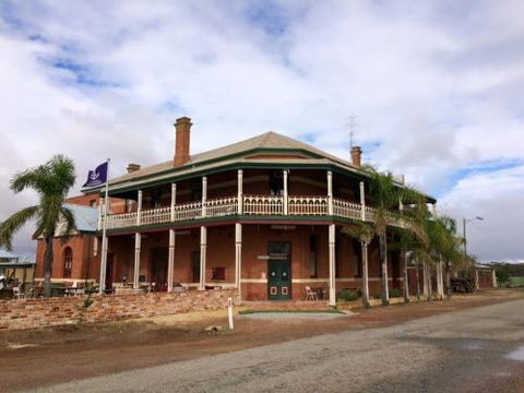 Greenhills Inn - Palm Beach Accommodation 2