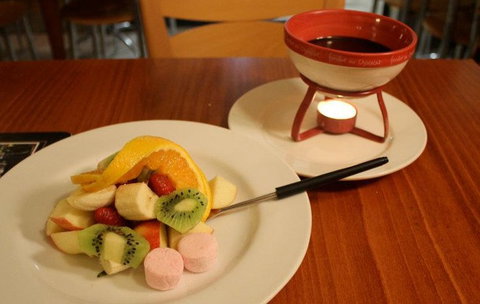 CJ's French Fondue Restaurant - Palm Beach Accommodation 0