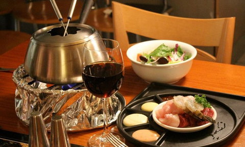 CJ's French Fondue Restaurant - Palm Beach Accommodation 1
