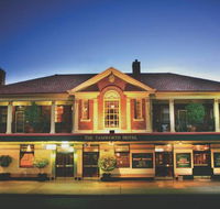 Tom Price Hotel - Palm Beach Accommodation
