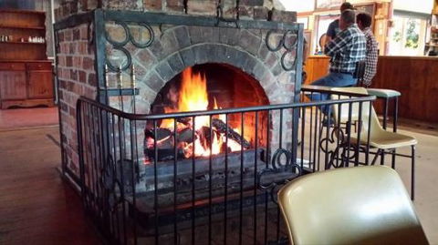 Maidenwell Hotel - Palm Beach Accommodation 3