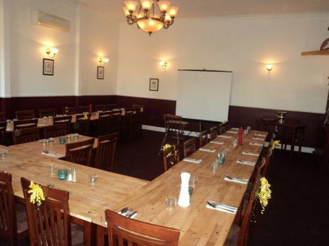 Grass Valley Tavern - Palm Beach Accommodation 2