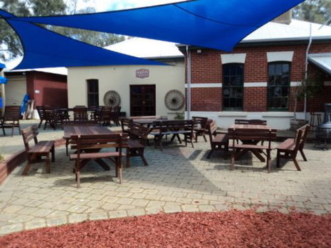 Grass Valley Tavern - Palm Beach Accommodation 3