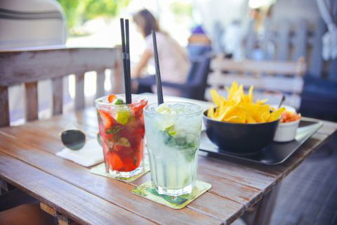 BAR BLAQ - Palm Beach Accommodation 0