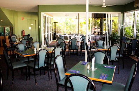KBR’s Licensed Restaurant - Palm Beach Accommodation 1