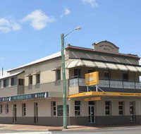 Young Australian Hotel - Palm Beach Accommodation
