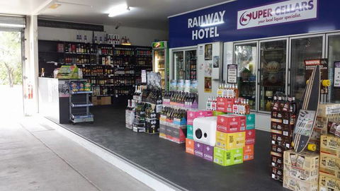 Railway Hotel Bundaberg - Palm Beach Accommodation 1