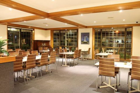Seafarer Restaurant - Palm Beach Accommodation 0