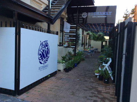 Hideaway Cafe & Restaurant - Palm Beach Accommodation 0