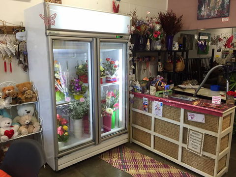 Savannah’s Gifts, Cafe & Flowers - Palm Beach Accommodation 1