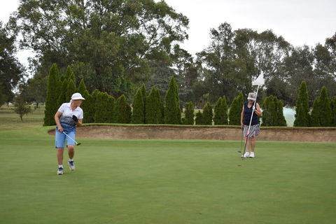 Howlong Golden Shoe Nine Hole Golf Tournament - Palm Beach Accommodation 1