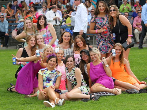 Albury Racing Club Boxing Day Races - Palm Beach Accommodation 2